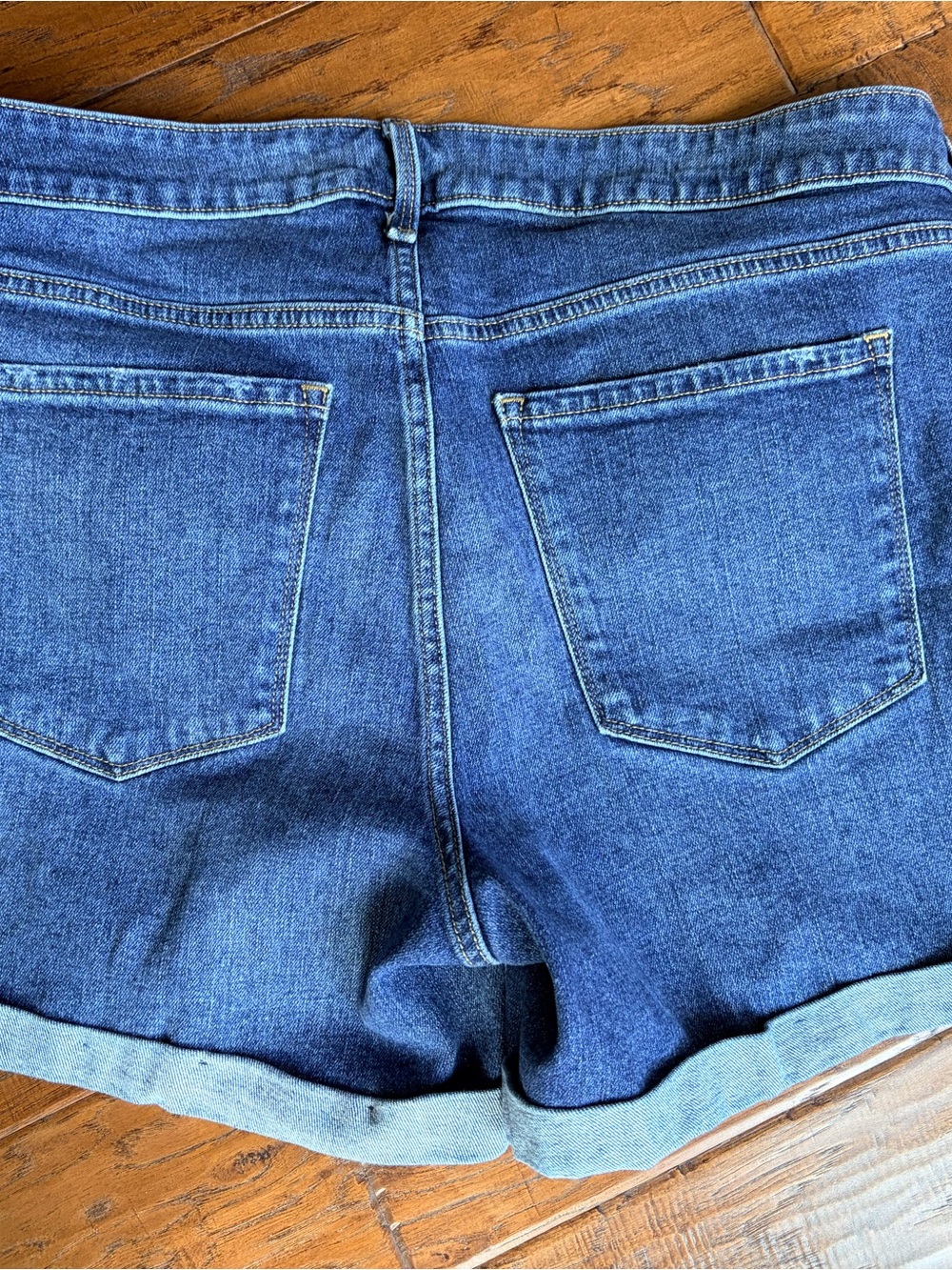 Old Navy Blue Rolled-Hem Denim Shorts - Picture 3 of 5